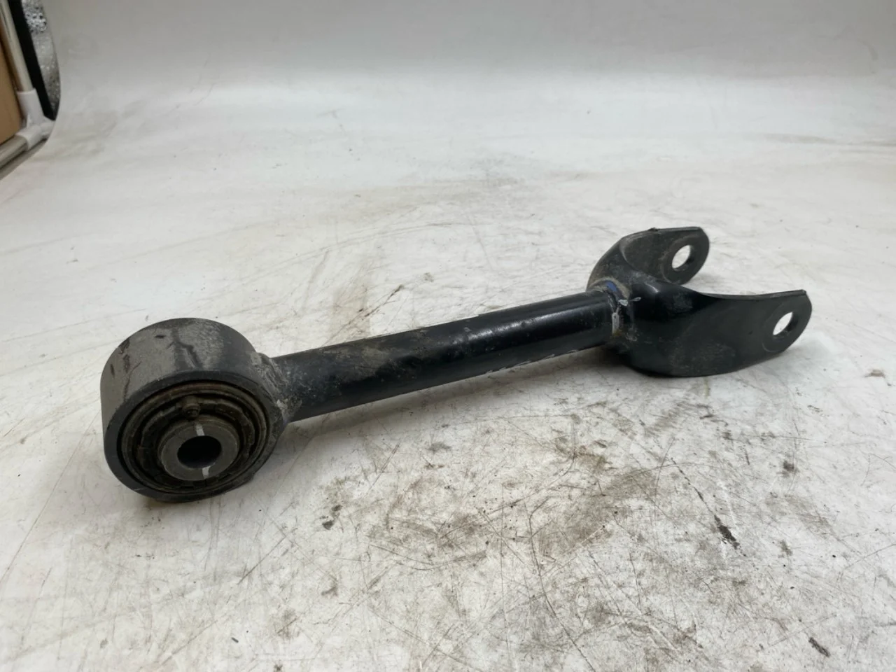 Tesla MODEL Y 2021- Control arm, rear left view 2