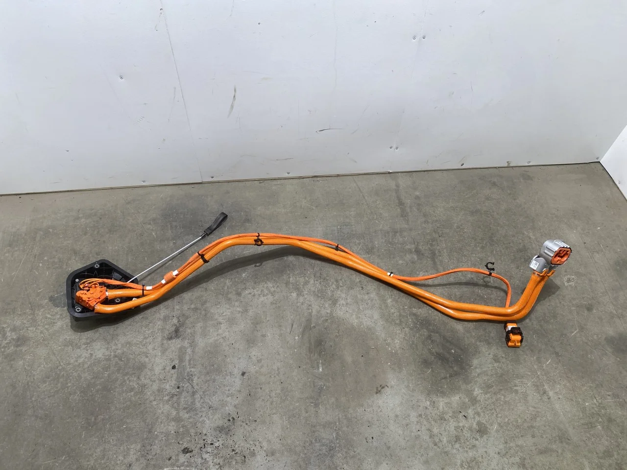 Tesla MODEL Y 2021- Wiring harness, high voltage view 4