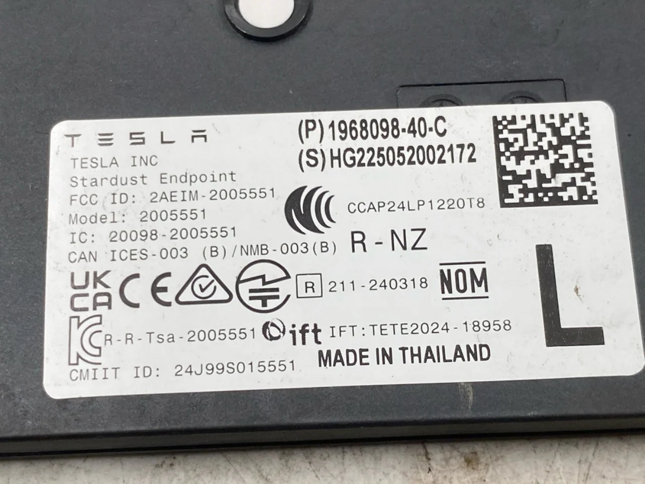 Tesla MODEL Y 2021- Control unit, Bluetooth view 3