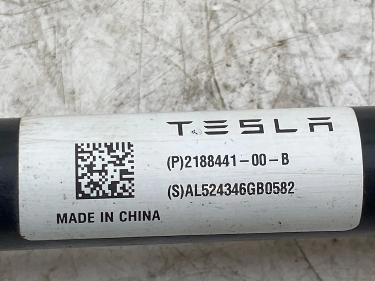 Tesla MODEL Y 2021- Control arm, rear left view 3