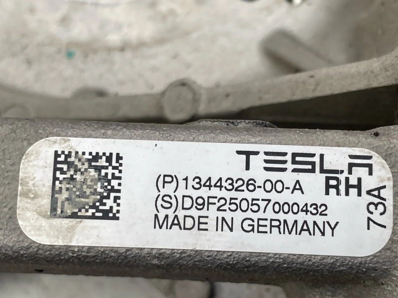 Tesla MODEL Y 2021- Braț suspensie, dreapta față, superior vedere 3
