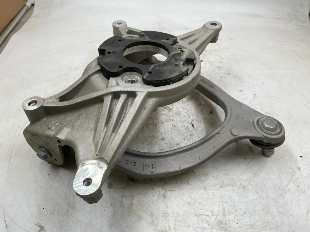 Tesla MODEL Y 2021- Control arm, front left upper