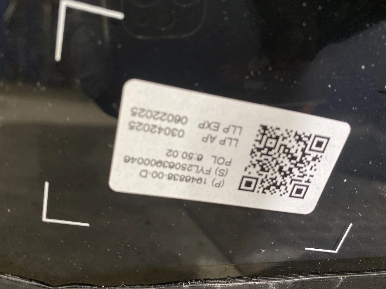Tesla MODEL Y 2021- Szélvédő nézet 3