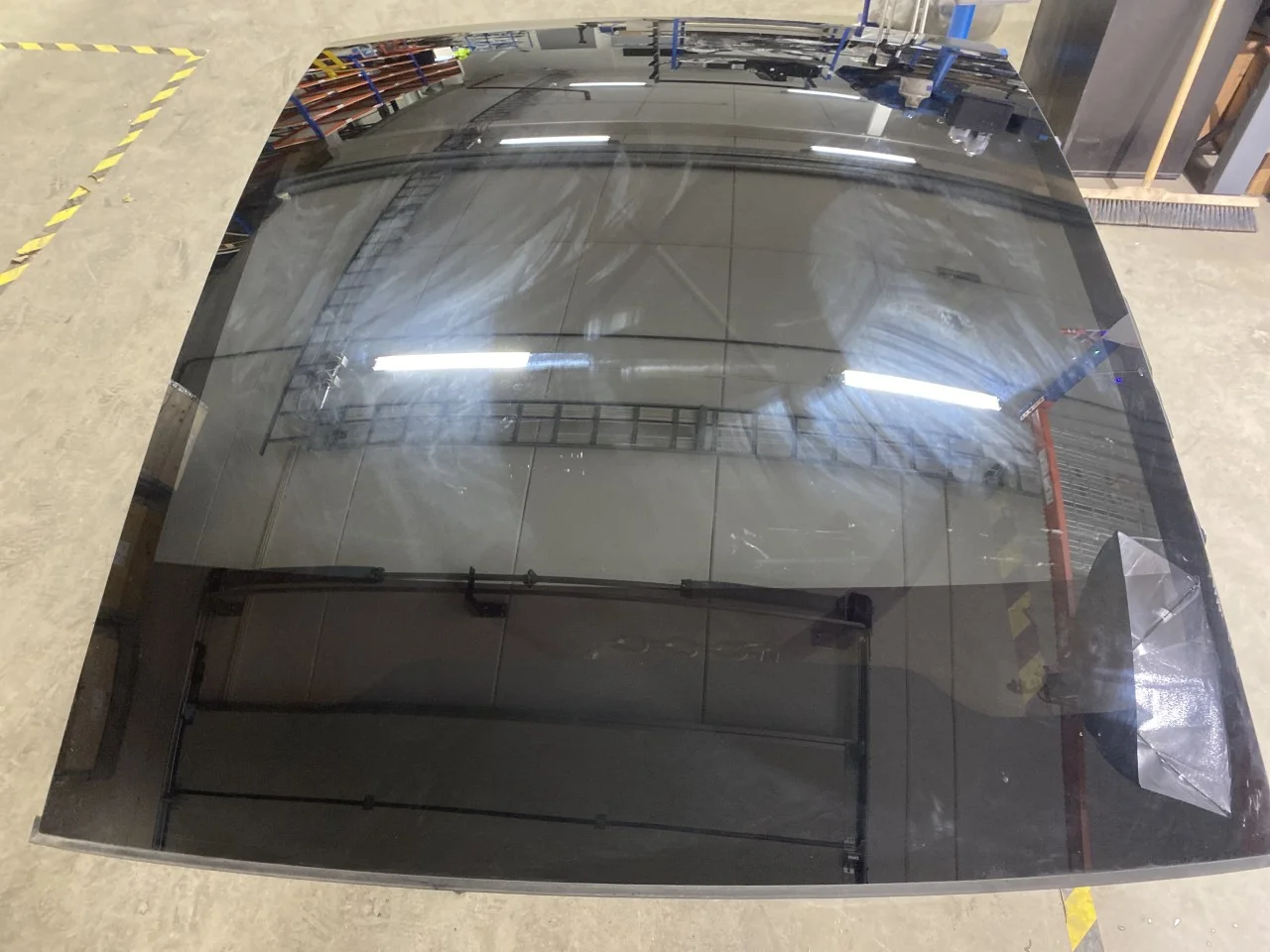 Tesla MODEL Y 2021- Sunroof