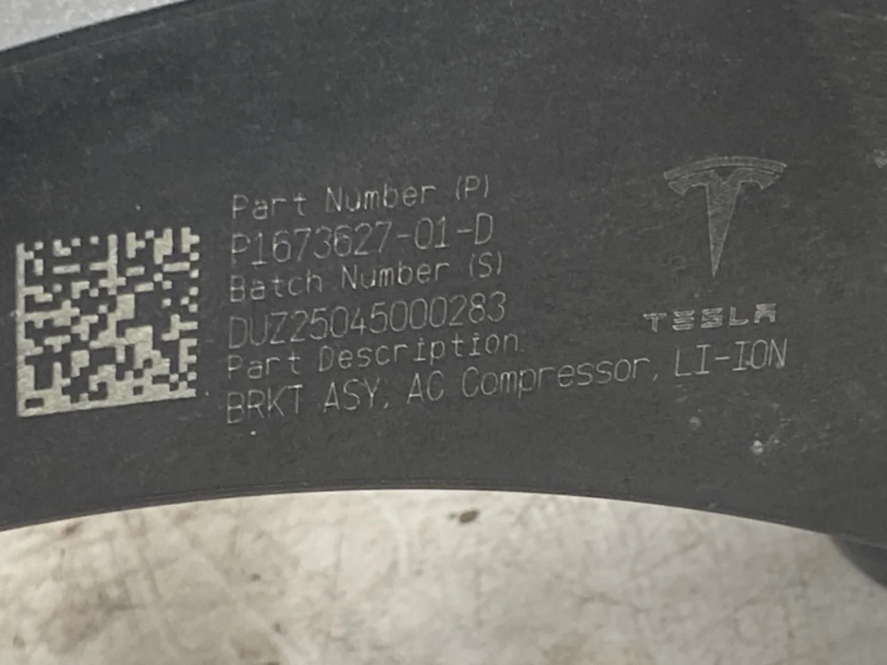 Tesla MODEL Y 2021- Klímakompresszor nézet 4