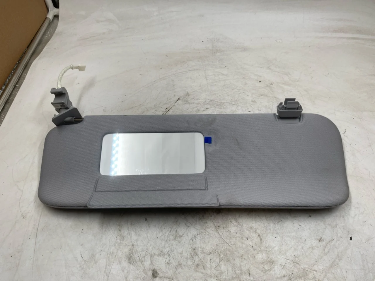 Tesla MODEL Y 2021- Napellenző nézet 2