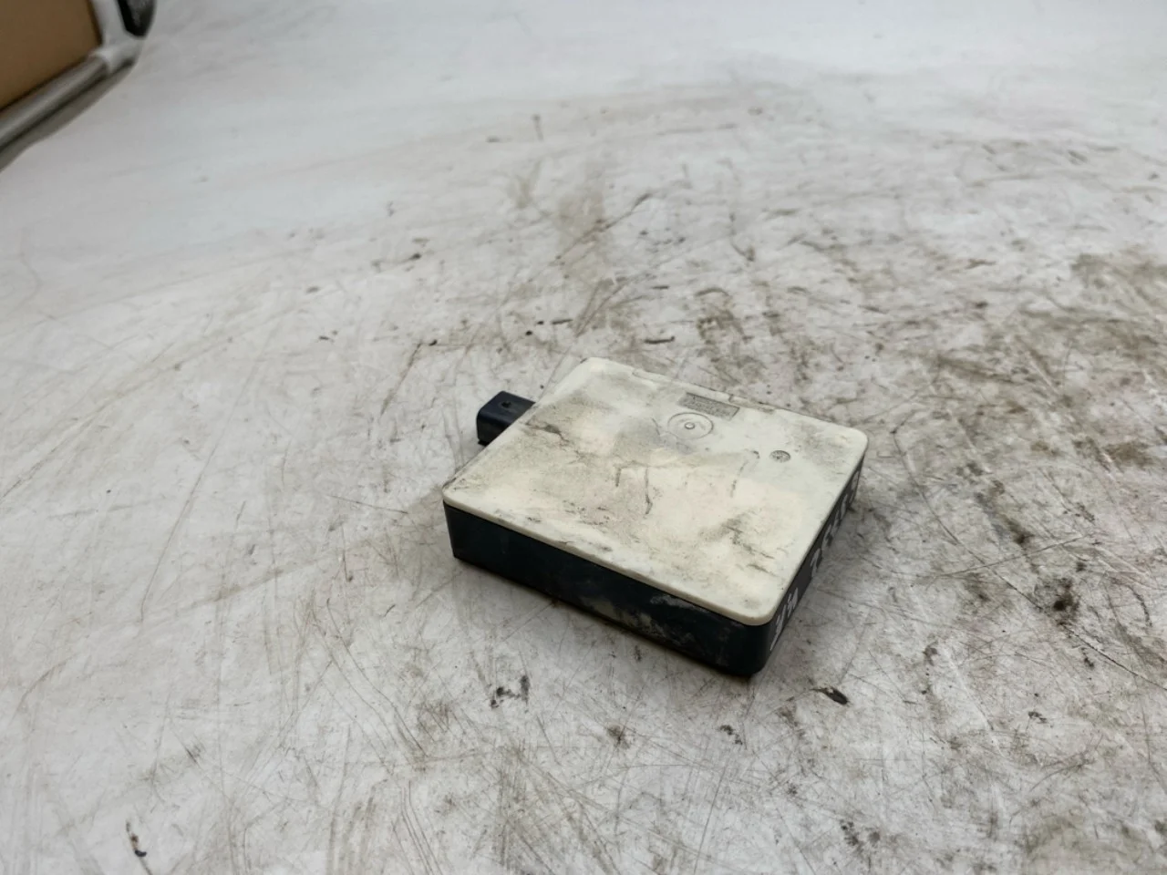 Mercedes EQS SUV X296 2022- Active collision protection sensor view 2