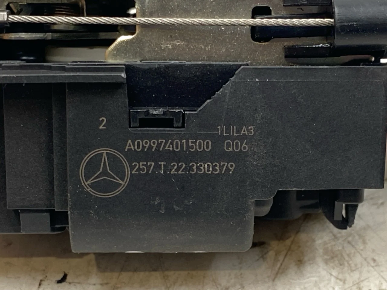 Mercedes EQS SUV X296 2022- Tailgate lock view 3