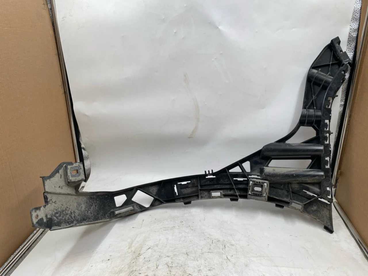 Mercedes EQS SUV X296 2022- Bumper reinforcement beam, rear view 2