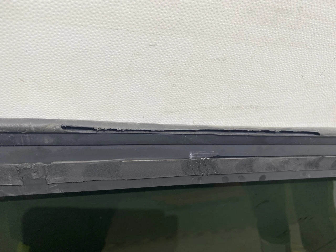 Mercedes EQS SUV X296 2022- Sunroof view 3