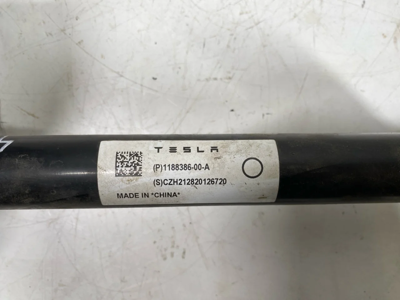 Tesla MODEL Y 2021- Front stabilizer bar view 3
