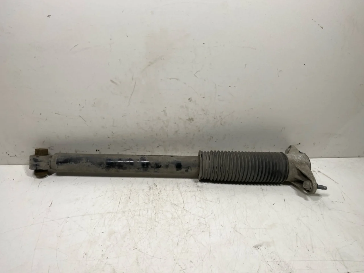 Tesla MODEL 3 2024- Shock absorber, rear view 2