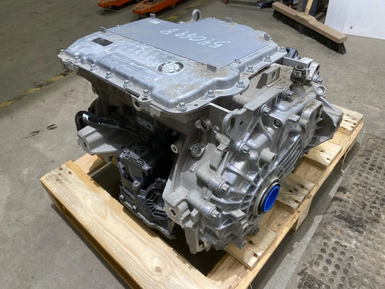 BMW I4 G26 2021-> Elektromos motor, hátsó nézet 4