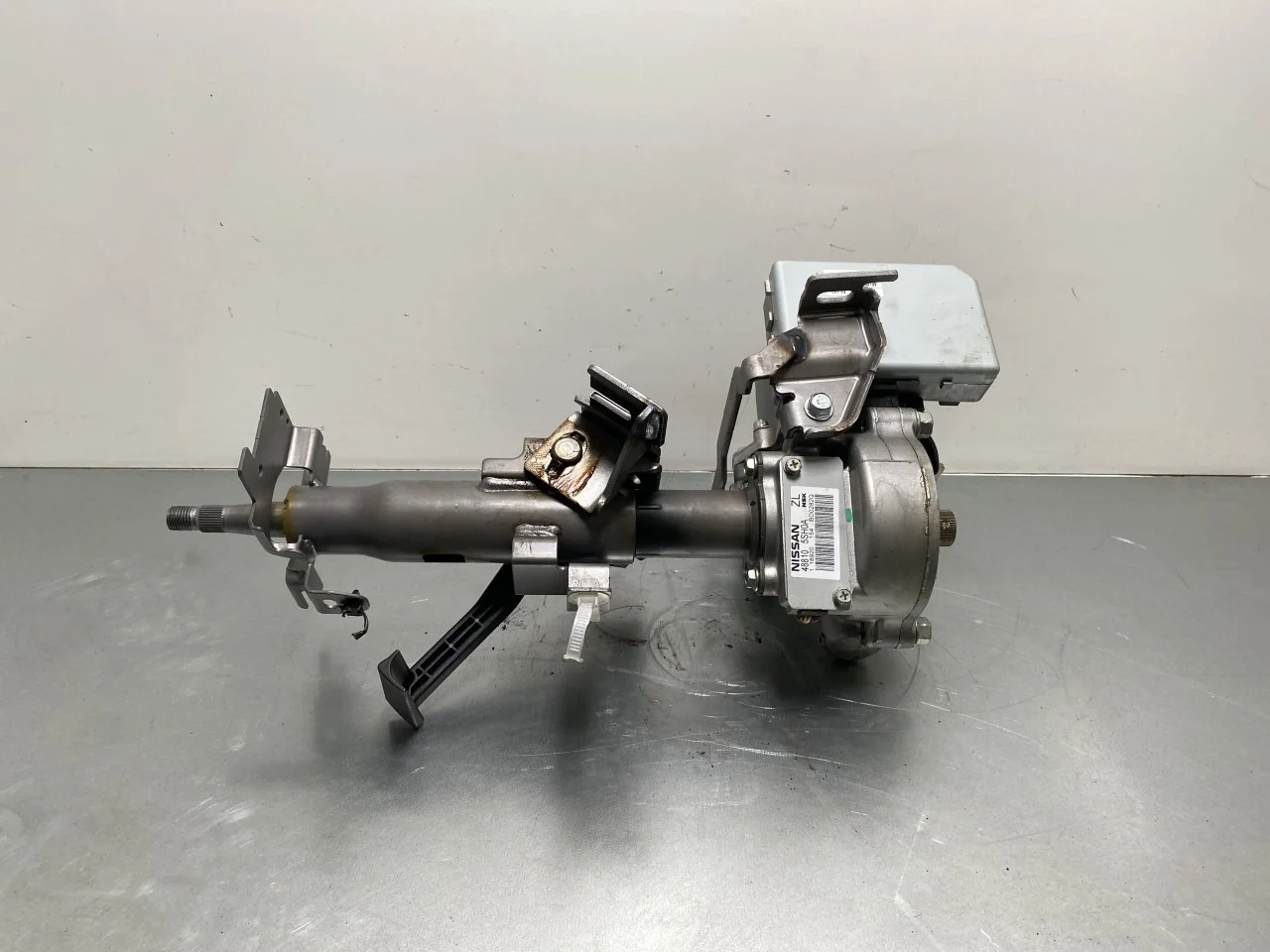 Nissan LEAF 2017-24 Steering column assembly with power assist