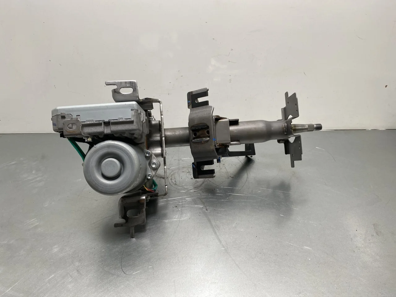 Nissan LEAF 2017-24 Steering column assembly with power assist view 3