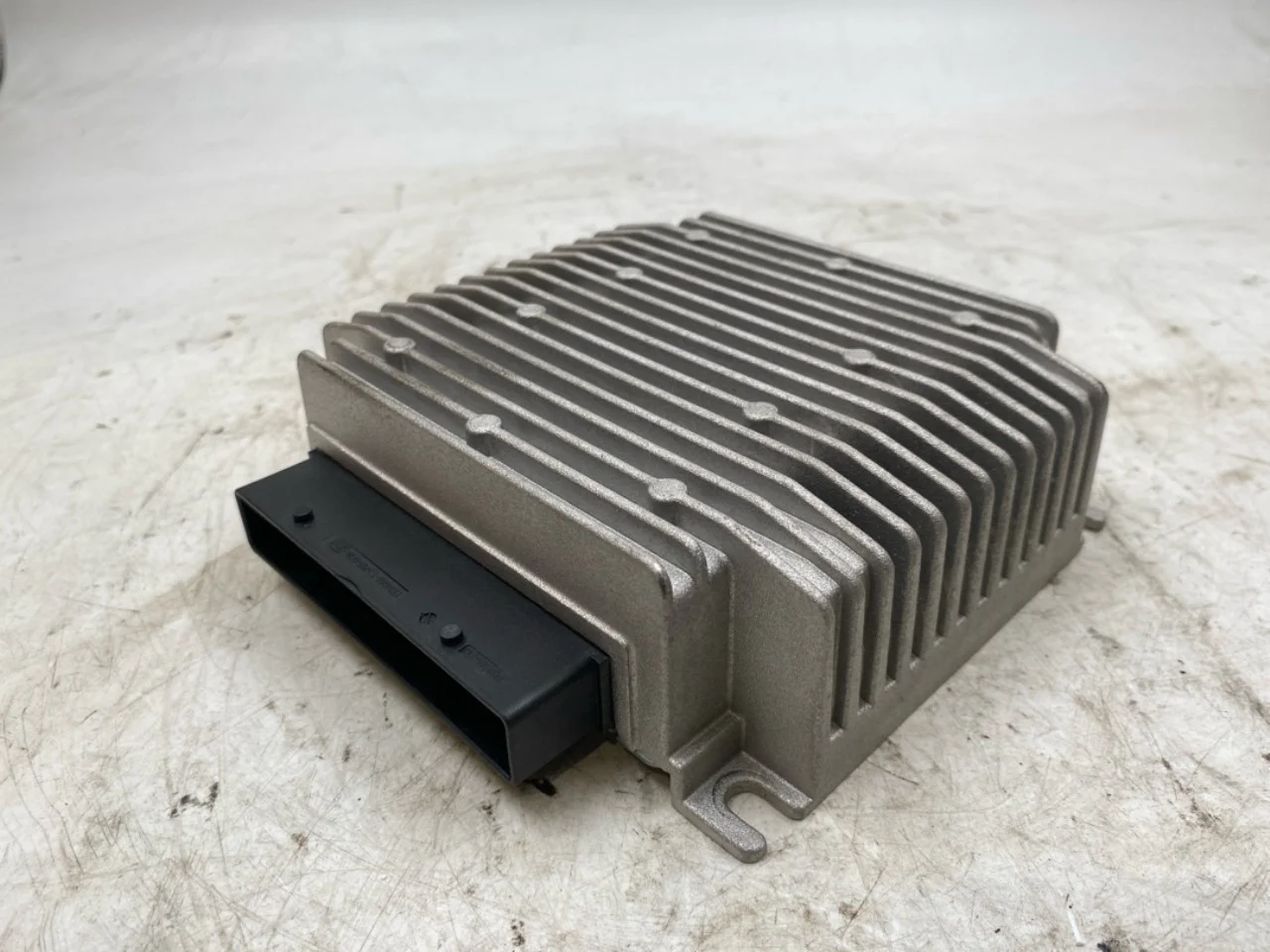 Tesla MODEL X 2016- Radio / hi-fi amplifier