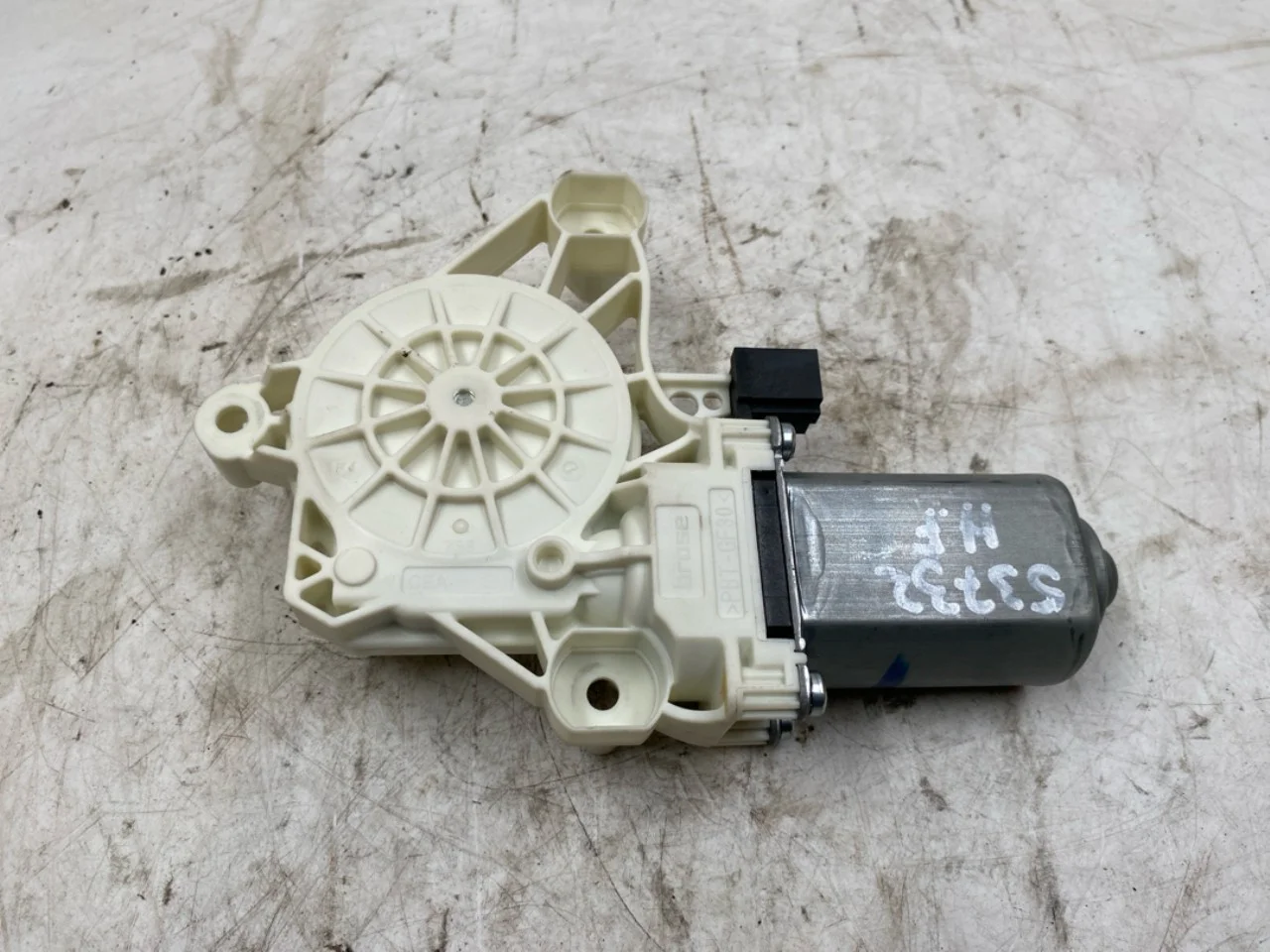 Mercedes EQS SUV X296 2022- Ablakemelő motor nézet 2