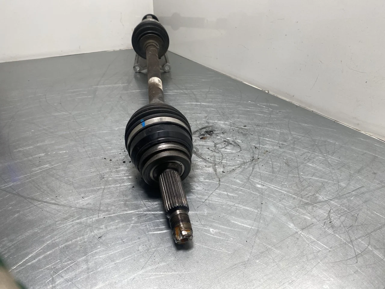 Front right driveshaft view 2