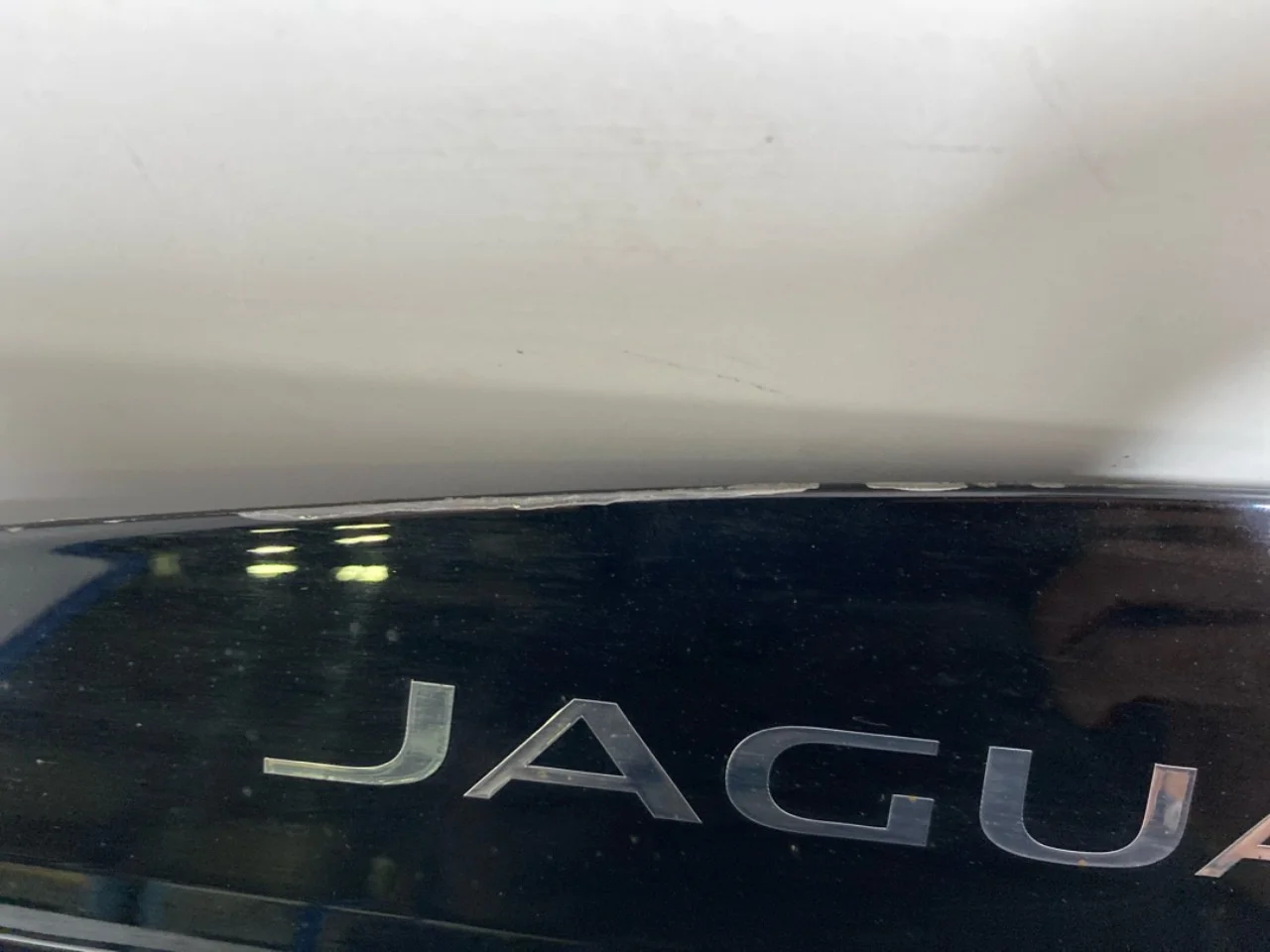 Jaguar I-PACE 2018- Trim molding, other view 4