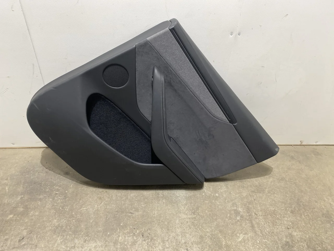 Tesla MODEL Y 2021- Ajtókárpit, jobb