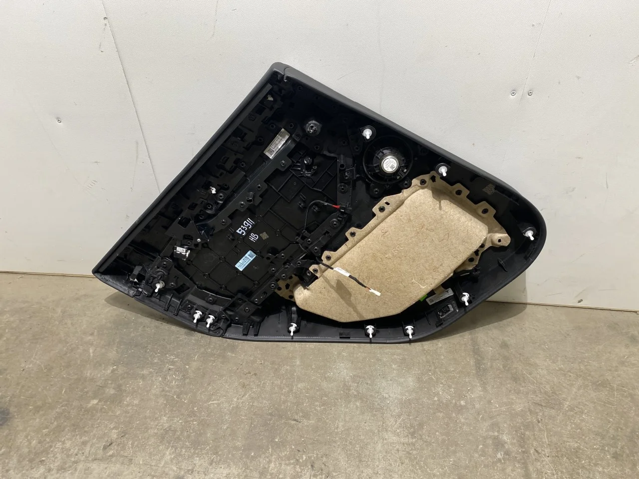 Tesla MODEL Y 2021- Door trim panel, right view 2