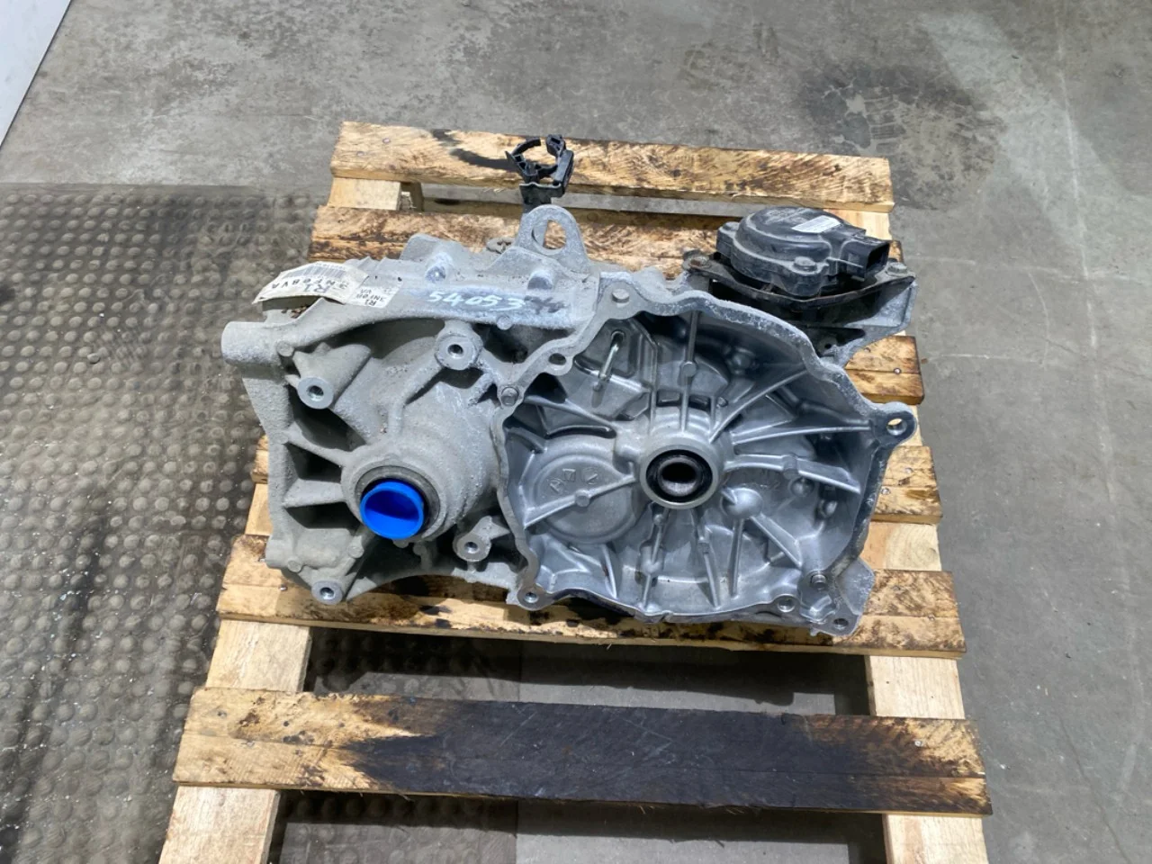 Nissan LEAF 2011-17 Automatic transmission view 2