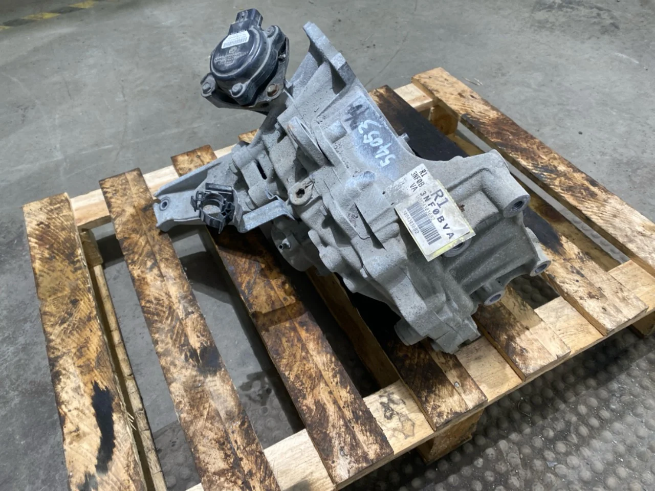Nissan LEAF 2011-17 Automatic transmission view 4