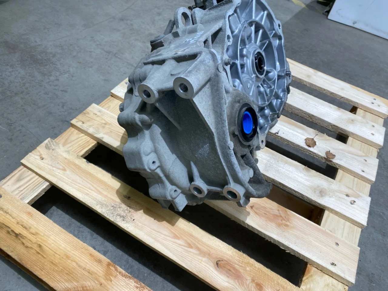 Nissan LEAF 2011-17 Automatic transmission view 2
