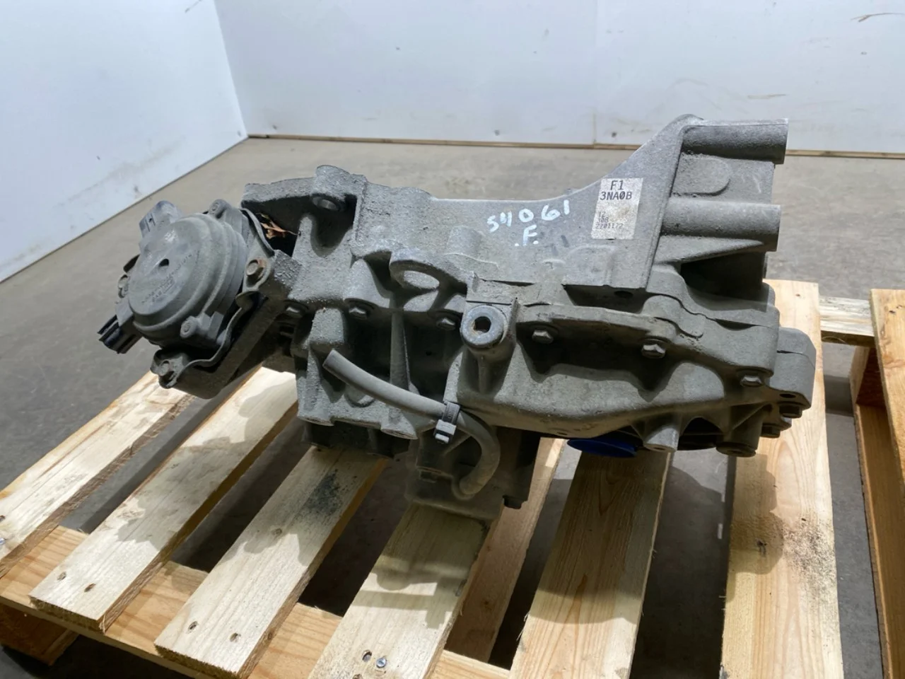 Nissan LEAF 2011-17 Automatic transmission view 3