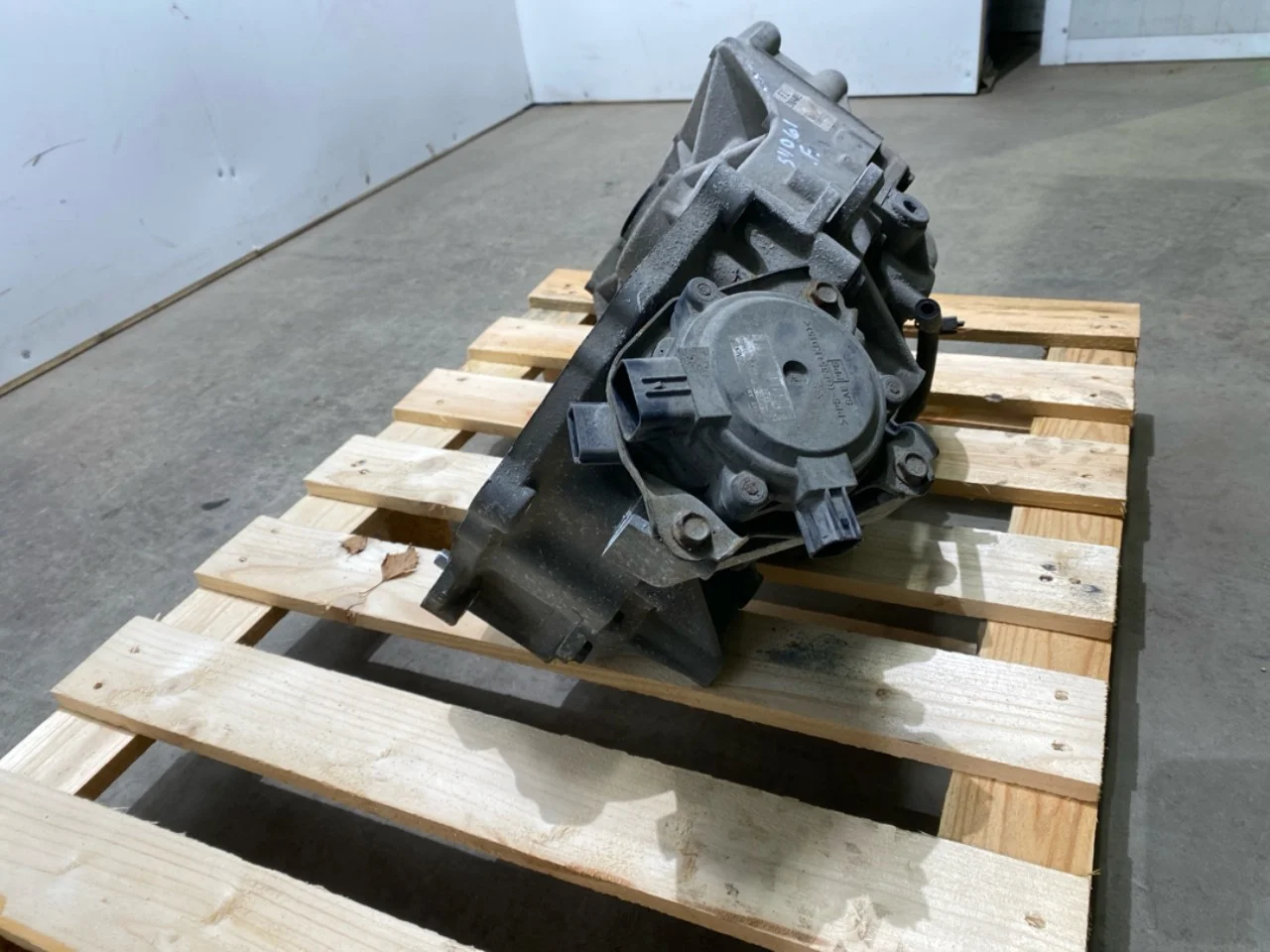 Nissan LEAF 2011-17 Automatic transmission view 4
