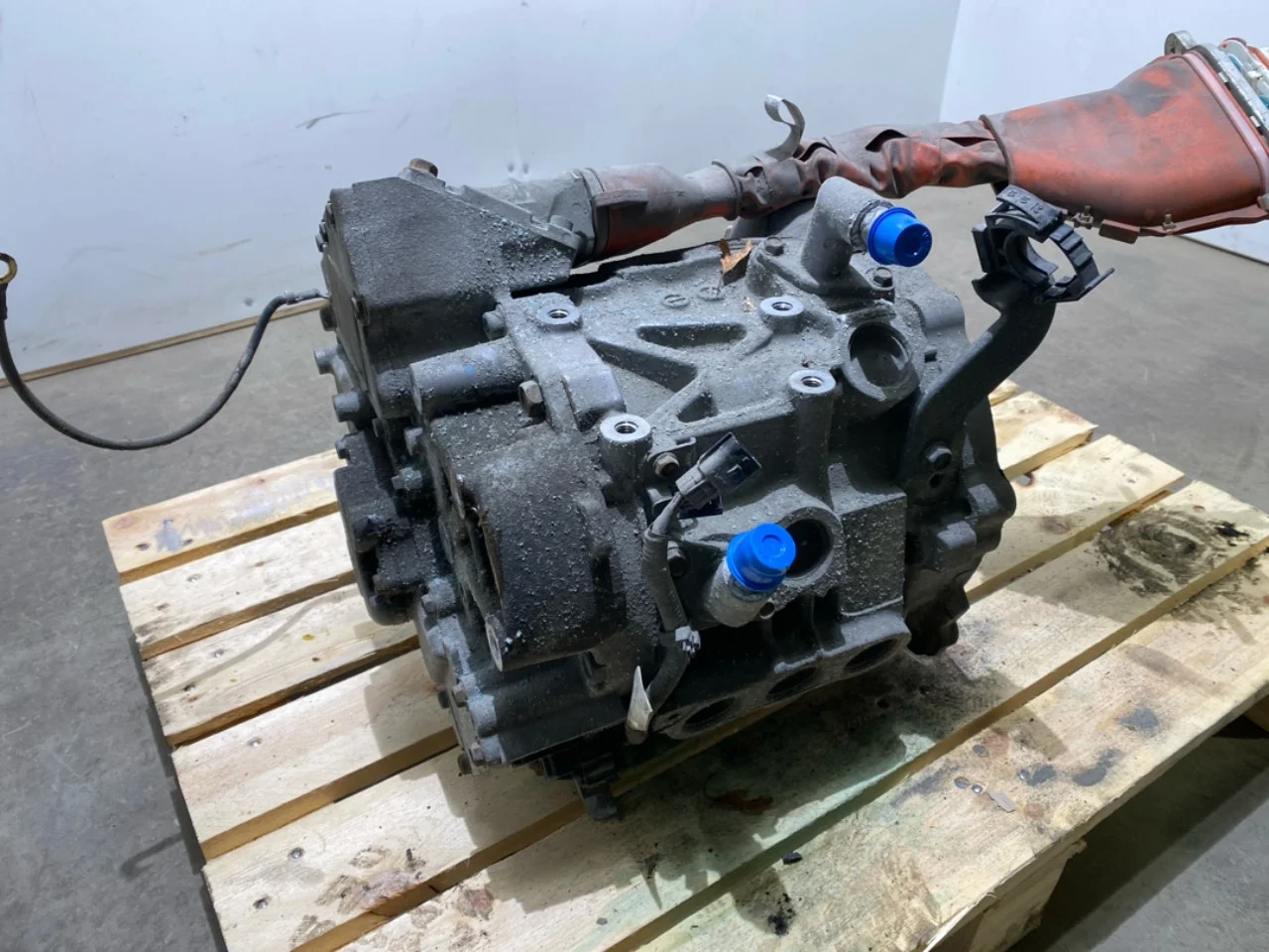 Nissan LEAF 2011-17 Elektromos motor, első nézet 2