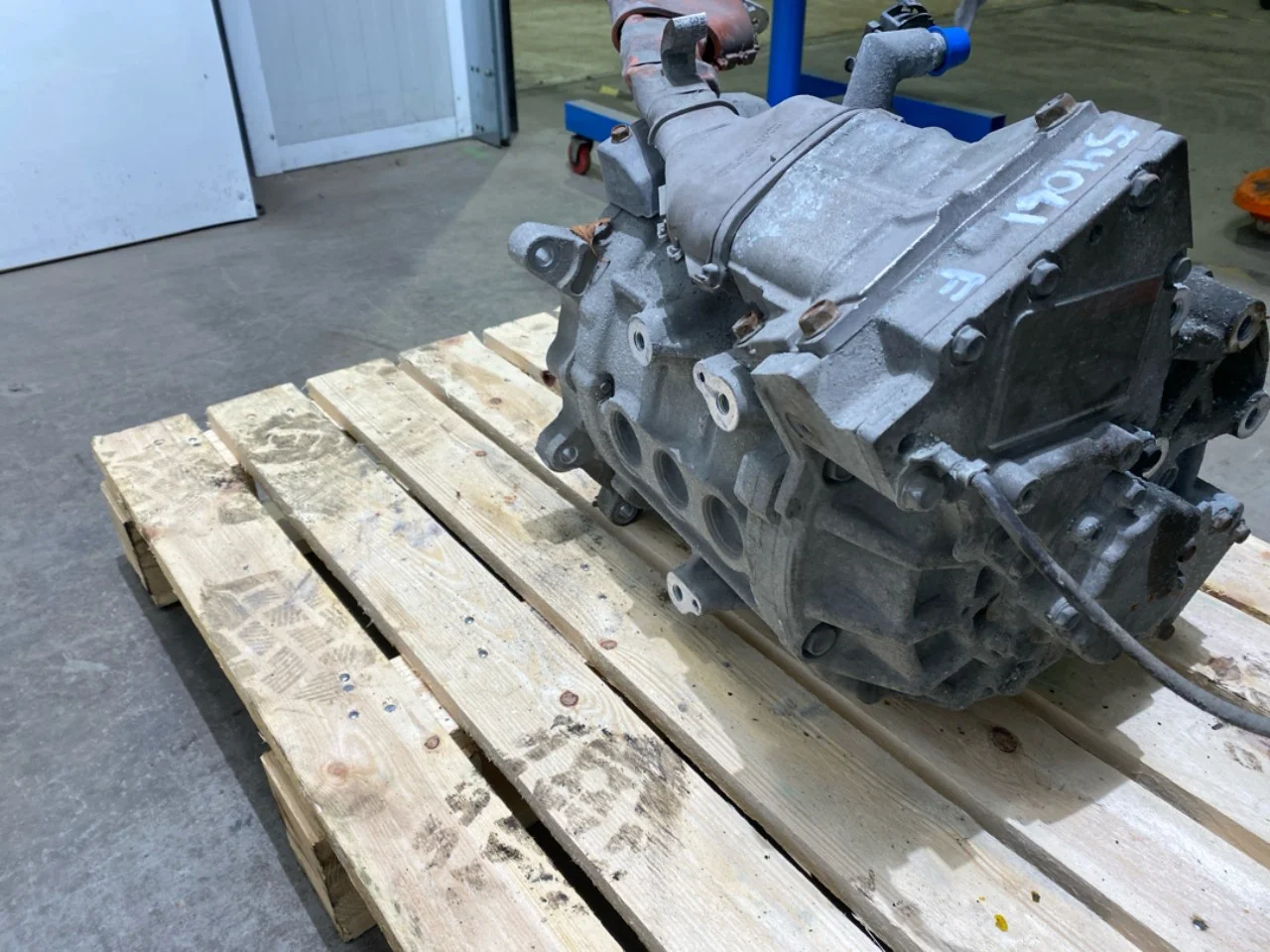 Nissan LEAF 2011-17 Elektromos motor, első nézet 4