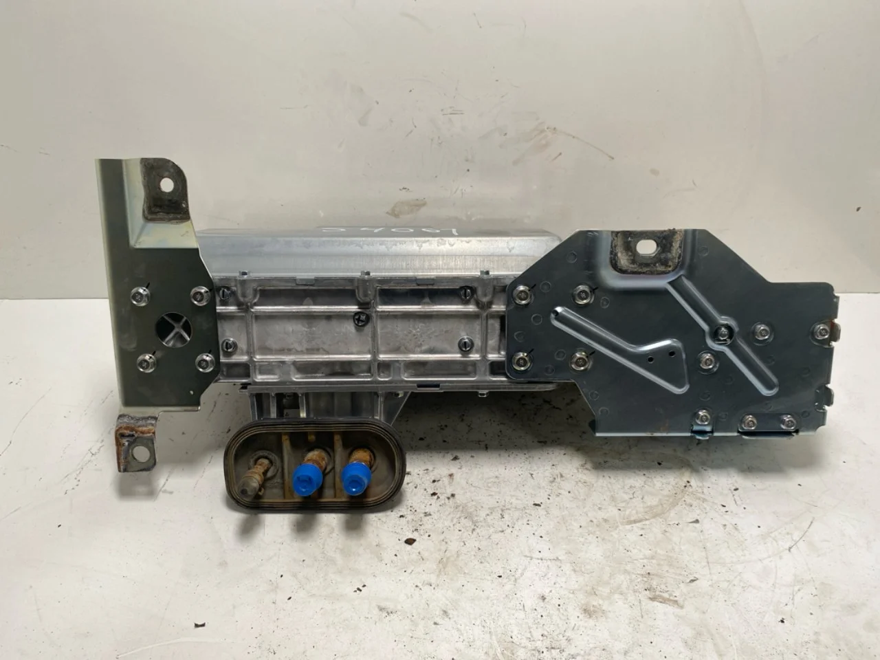 Nissan LEAF 2011-17 Battery charger view 2