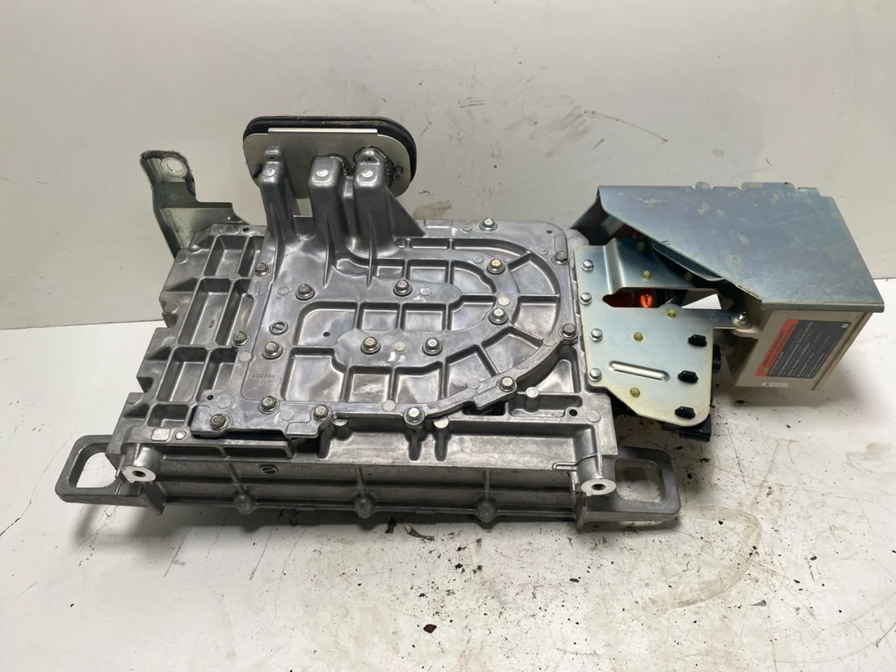 Nissan LEAF 2011-17 Battery charger view 3
