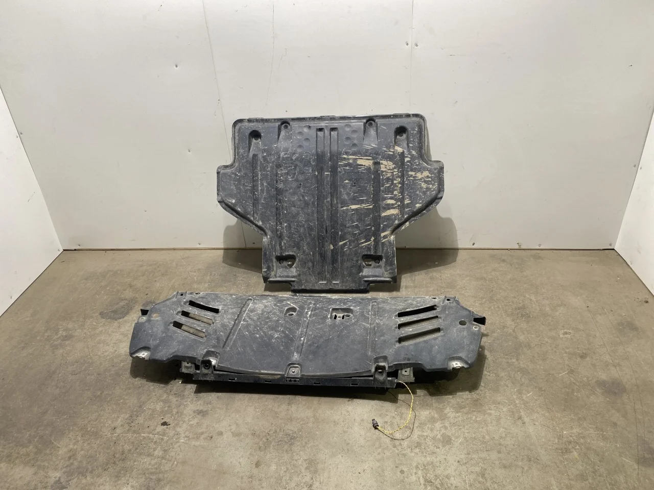 Mercedes EQS SUV X296 2022- Underbody protection plate (engine/gearbox/floor) view 2