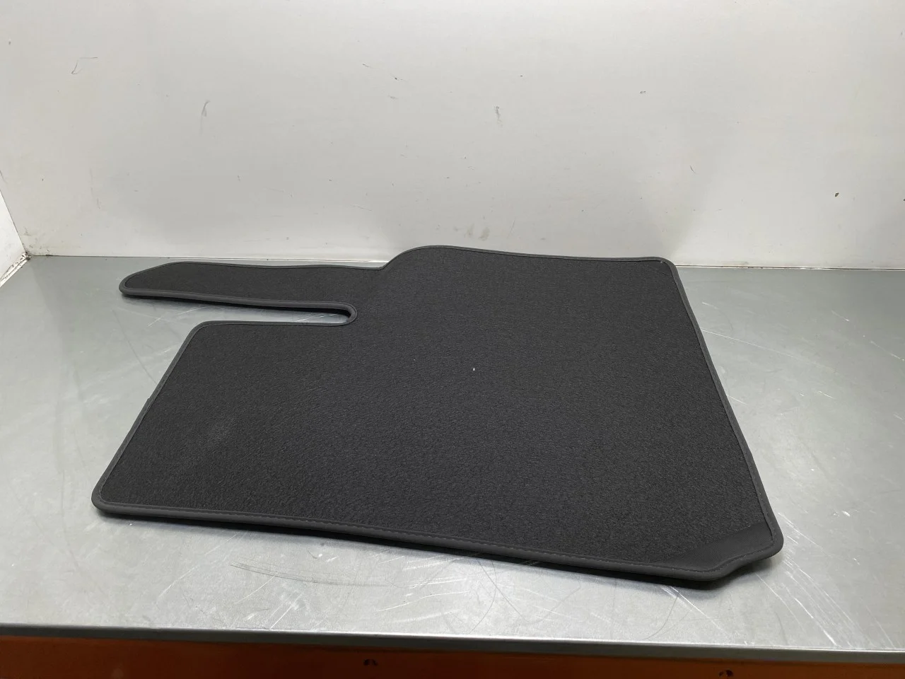 Tesla MODEL Y 2021- Floor carpet view 2