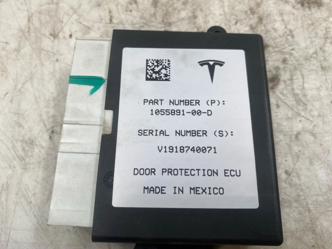 Tesla MODEL X 2016- Vezérlőegység, ajtó nézet 3