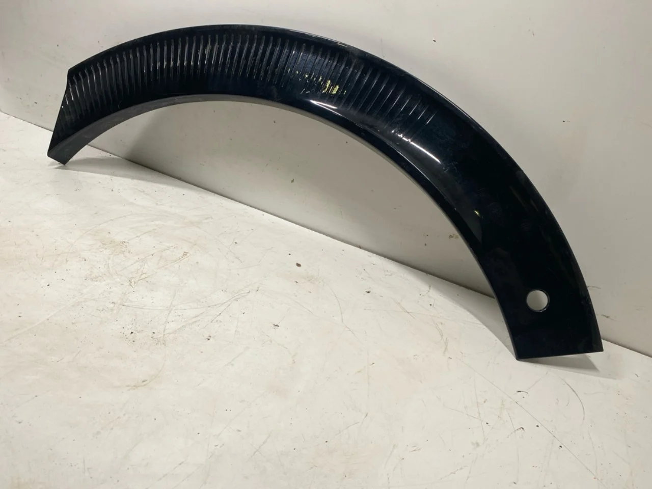 Kia EV6 2022- Wheel arch trim view 2