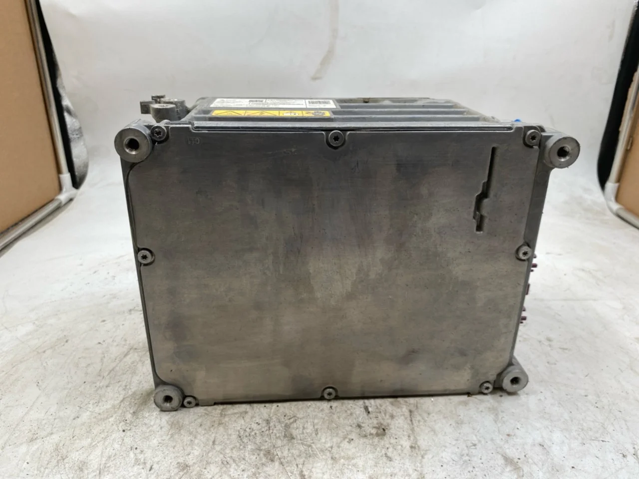 Mercedes EQS SUV X296 2022- Inverter, 12-220V view 3