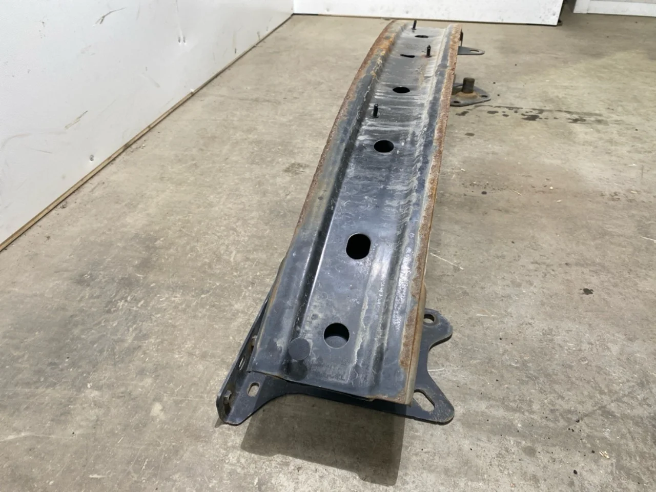 Tesla MODEL X 2016- Bumper reinforcement beam, front view 3