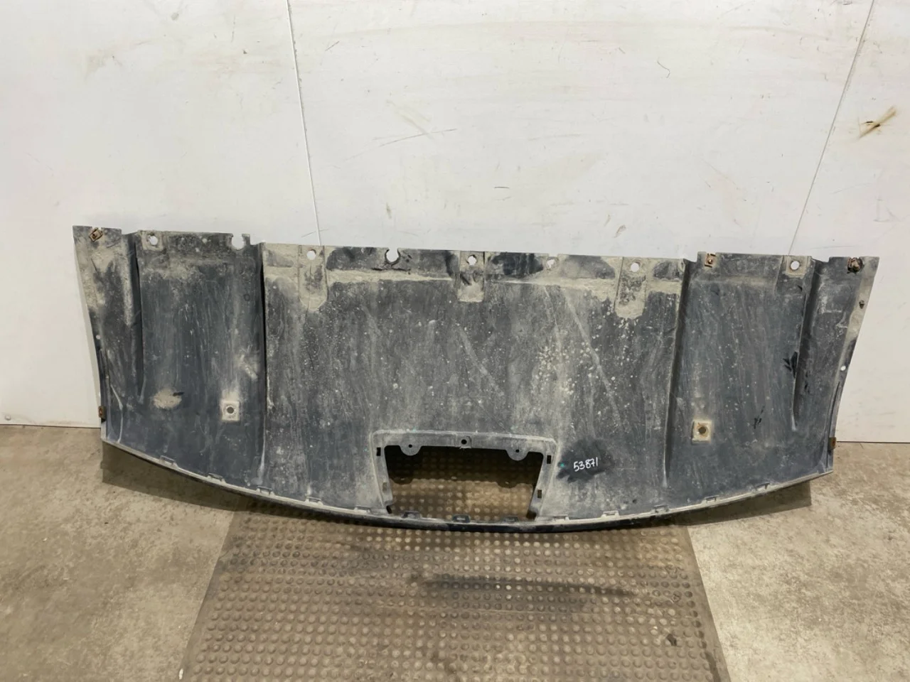 Tesla MODEL X 2016- Rear bumper view 4