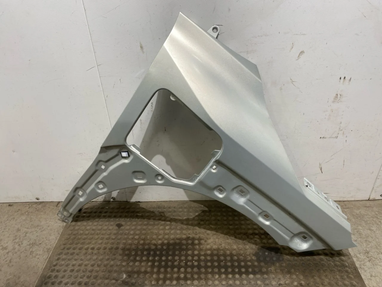 Front right fender