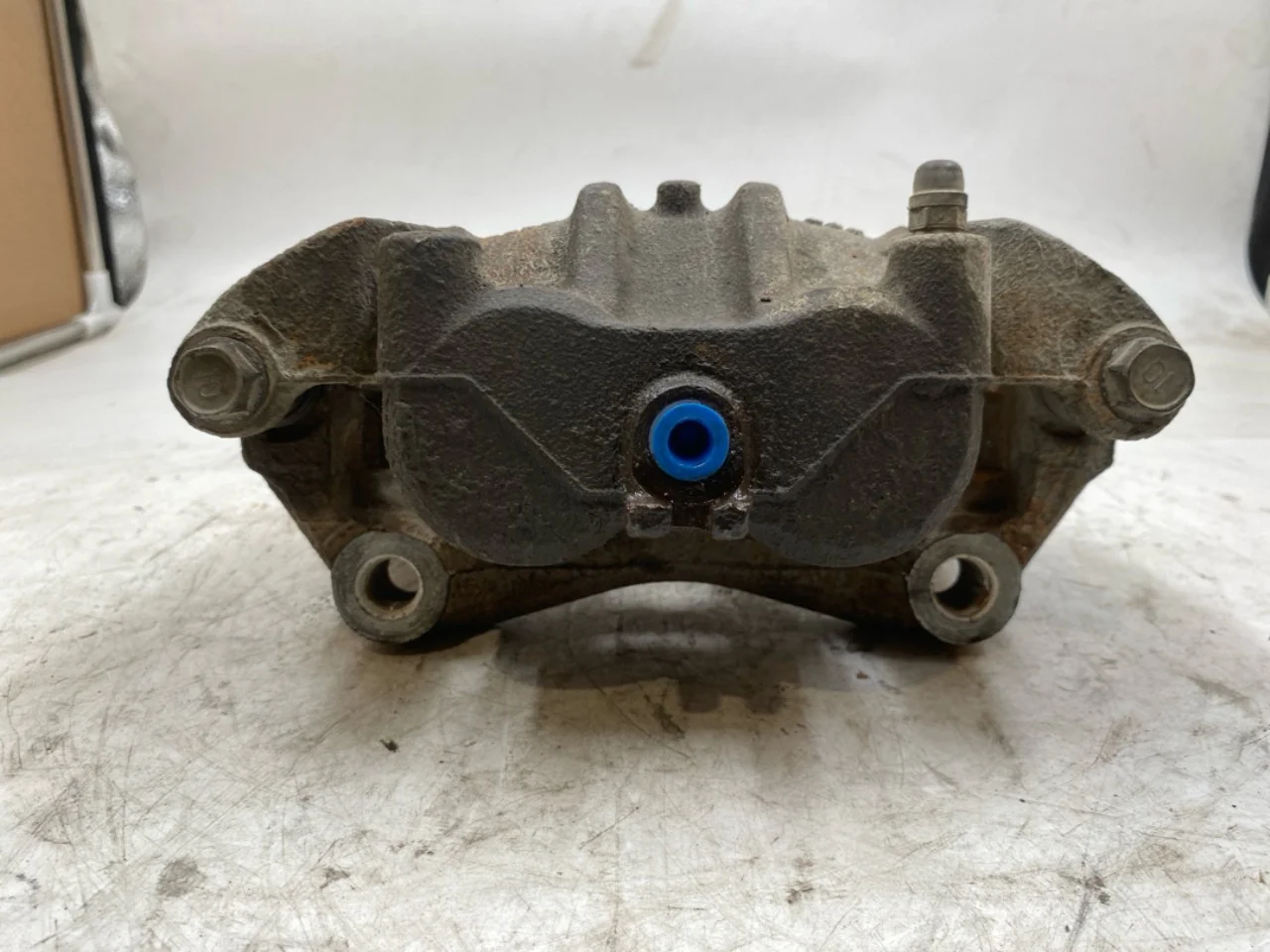 Nissan LEAF 2017-24 Front right brake caliper view 2