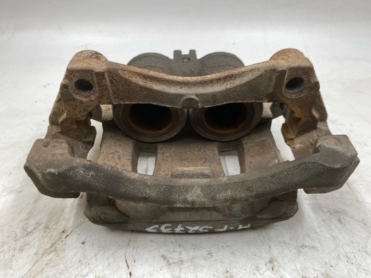 Nissan LEAF 2017-24 Front right brake caliper view 3