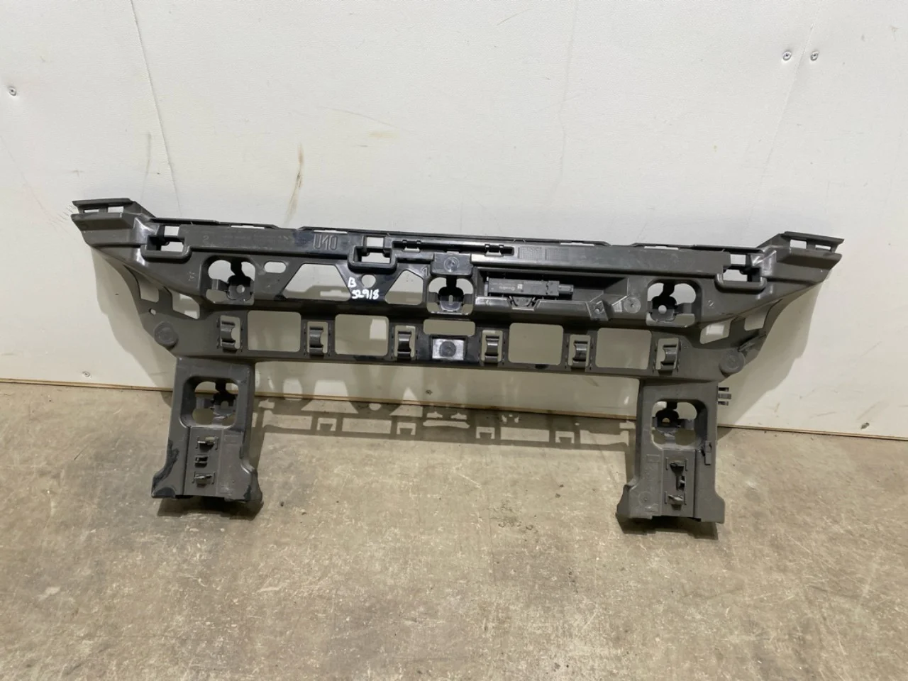Bumper reinforcement beam, rear
