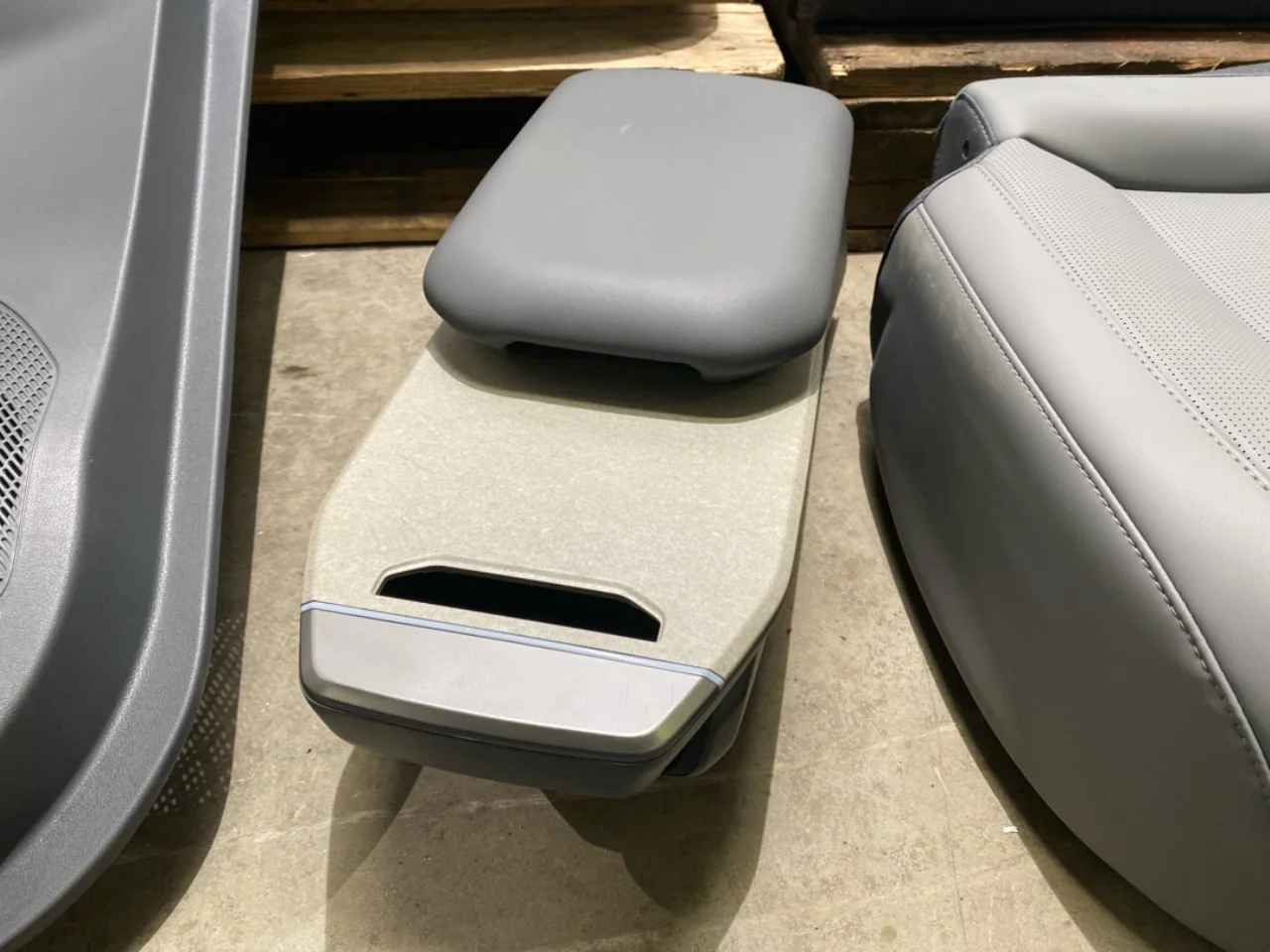 Seats, front and rear, complete view 4