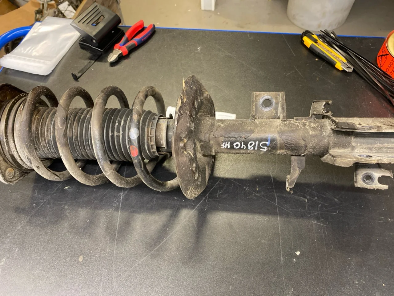 Byd TANG 2021->> Strut assembly, front right view 4