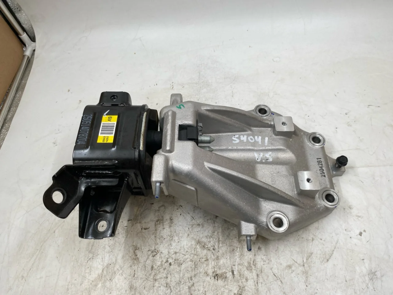 Engine mount, steel / aluminum