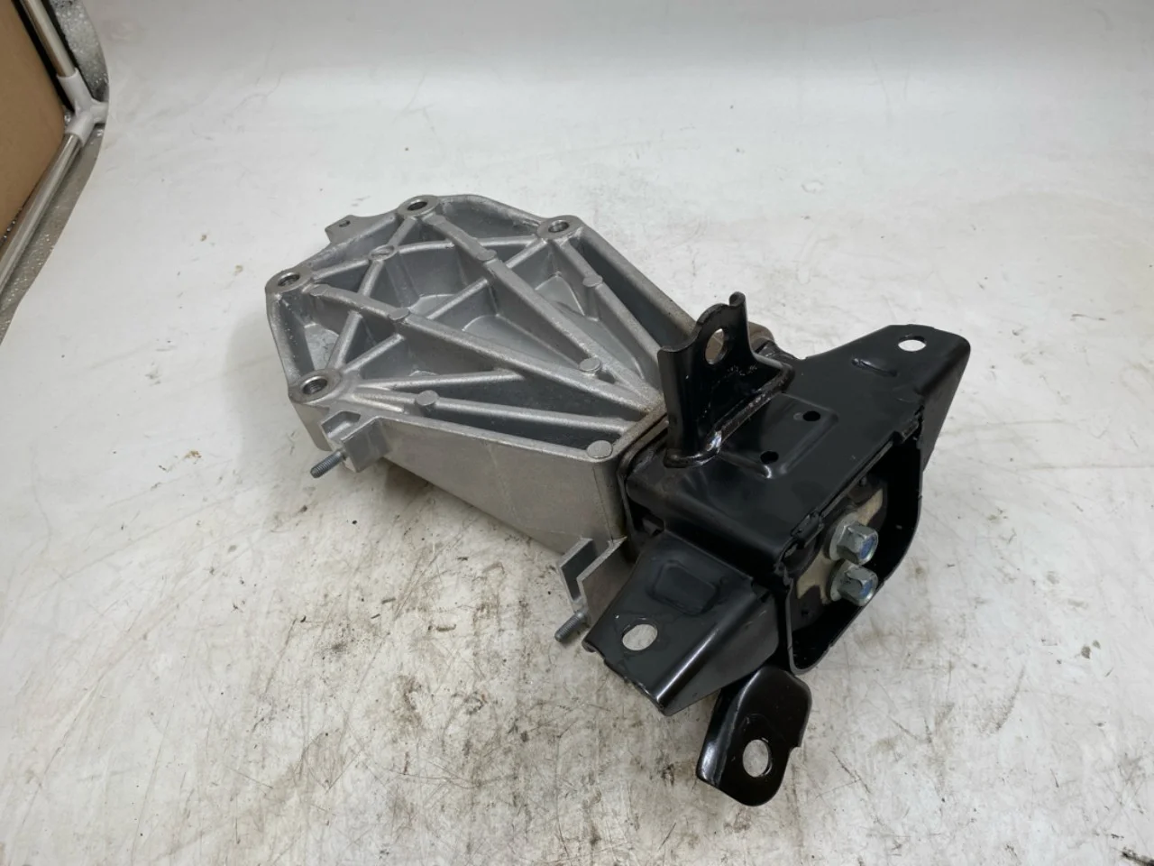 Engine mount, steel / aluminum view 3
