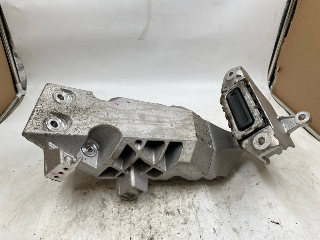 Engine mount, steel / aluminum